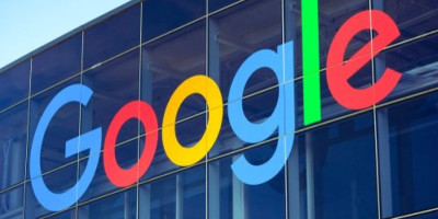 Američka tehnološka kompanija Gugl objavila je hitno bezbednosno ažuriranje za svoj pretraživač Hrom nakon što je potvrđeno da je ranjivost CVE-2025-13223 već aktivno iskorišćena u napadima.