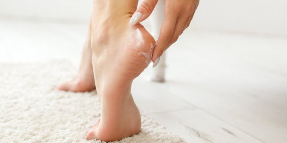 3 prirodne maske za ispucale pete: Sve sastojke već imate, a čine čuda od kože