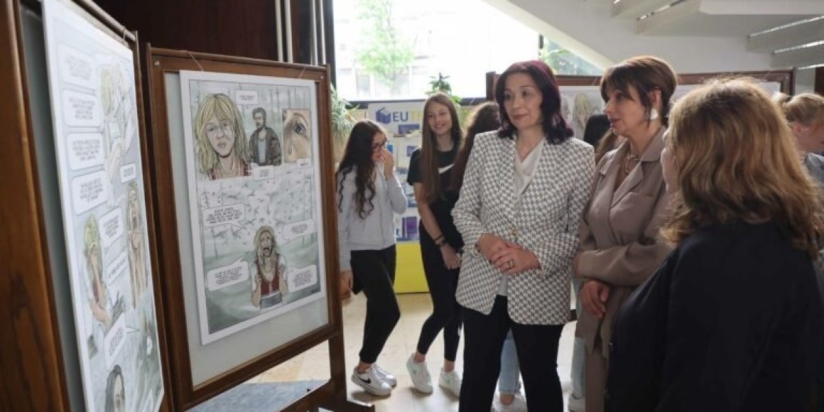 Gradonačelnica Užica dr Jelena Raković Radivojević na otvaranju izložbe