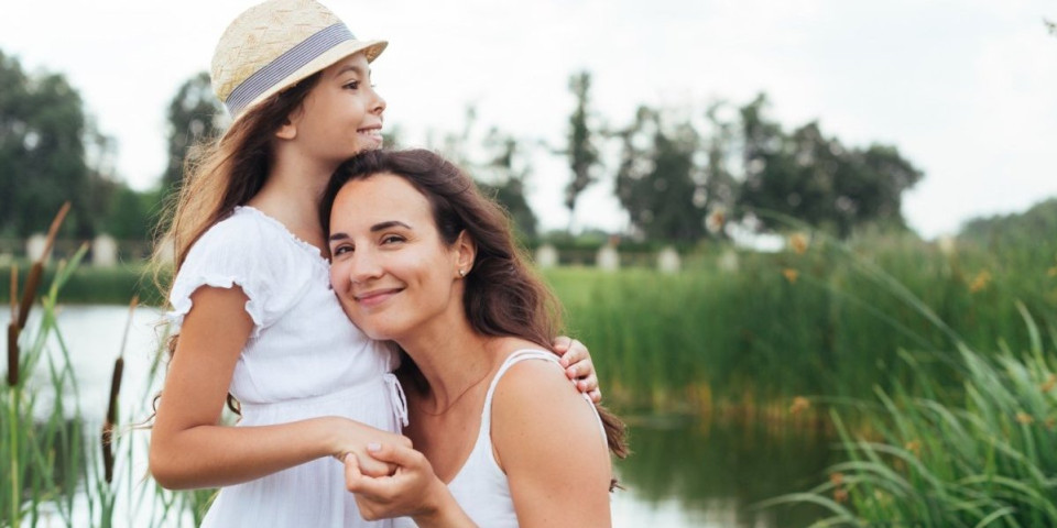 Sutrašnji praznik posvećen je majkama i ćerkama: Jednu stvar obavezno uradite