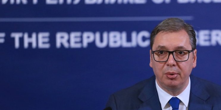 Predsednik Vučić uputio saučešće povodom smrti vajara i člana SANU Svetomira Arsića Basare