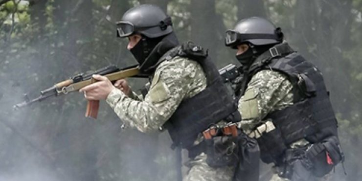 Kijev udara na svetinje! Velika eksplozija, gori kupola crkve! (FOTO)