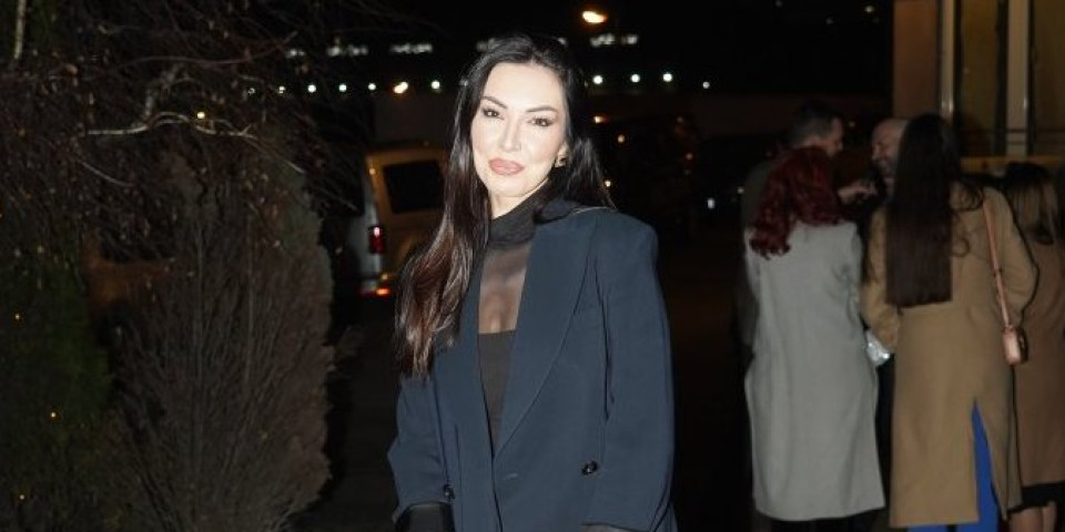 Pevačica bila ljubavnica, a sad novom objavom šokirala: "Došlo vreme da vezem goblene"