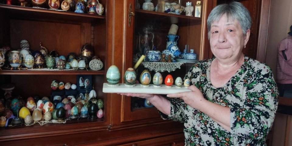 Putinovi umetnici poklonili našoj Užičanki mermerna vaskršnja jaja! Ljilja ih čuva na posebnom mestu
