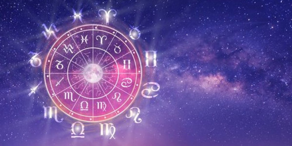 Dnevni horoskop za subotu 3. avgust! Ovnovima slede promene na poslu, a ovaj znak očekuju ljubavni problemi