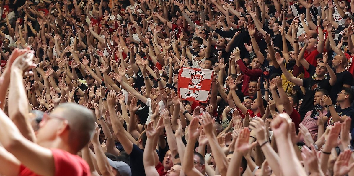 Pjana i Pantela, fudbaleri, košarkaši... Zvezda ima ogromnu podršku, evo ko je sve od faca na derbiju! (FOTO)