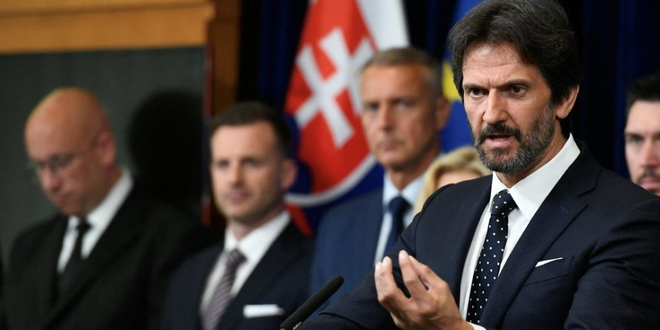 Slovački ministar odbrane potvrdio: Postoji misteriozan događaj vezan za atentat na Fica!