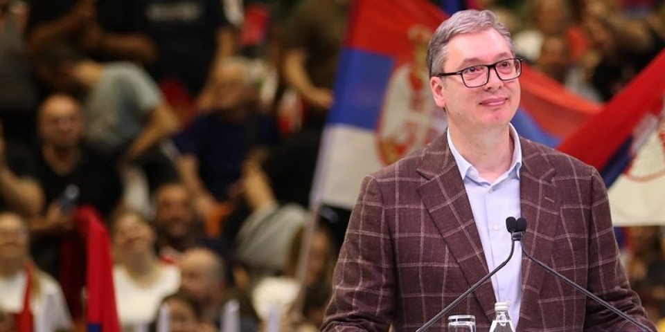 Predsednik Vučić poslao moćnu poruku iz Novog Sada: Nikoga se ne plašimo, jer slobodna i slobodarska Srbija nema čega da se plaši (VIDEO)