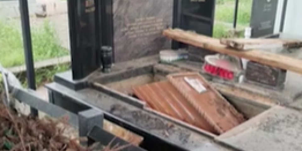 Šok na groblju u Zaječaru:  Neko otvorio više od 40 grobnica i iz njih ukrao dragocenosti