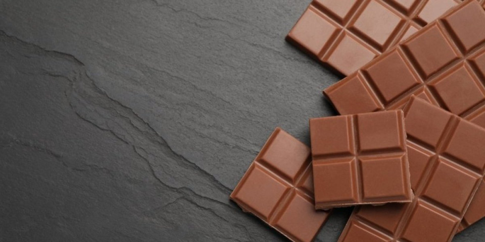 Ceo svet je poludeo za ovom čokoladom! Evo kako se pravi slatkiš zbog kojeg gore mreže (VIDEO)