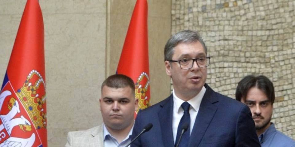 Verujte u svoju zemlju, verujte u Srbiju! Predsednik Vučić poručio mladim lekarima: Najvažnije je da ostanete ovde