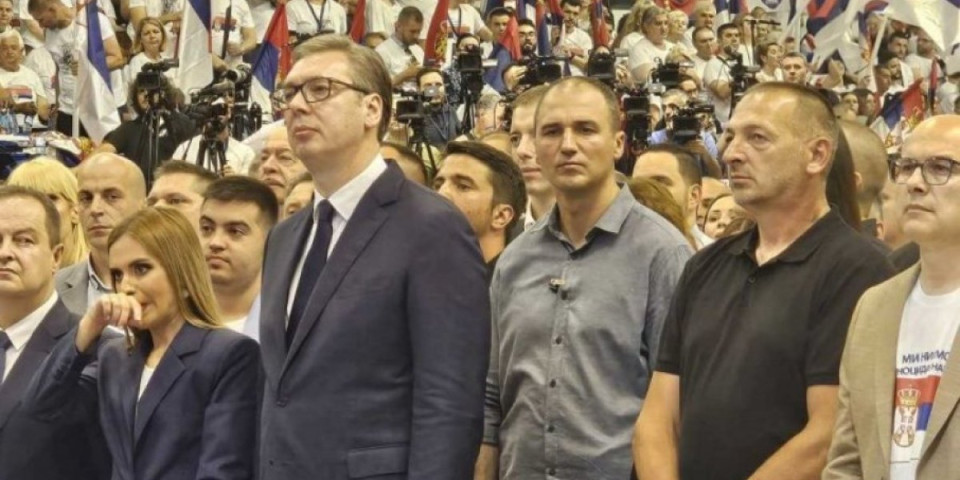 Miša Todorović i Saša Panić iz Dubone podržali predsednika! I roditelji stradale dece u Hali sportova