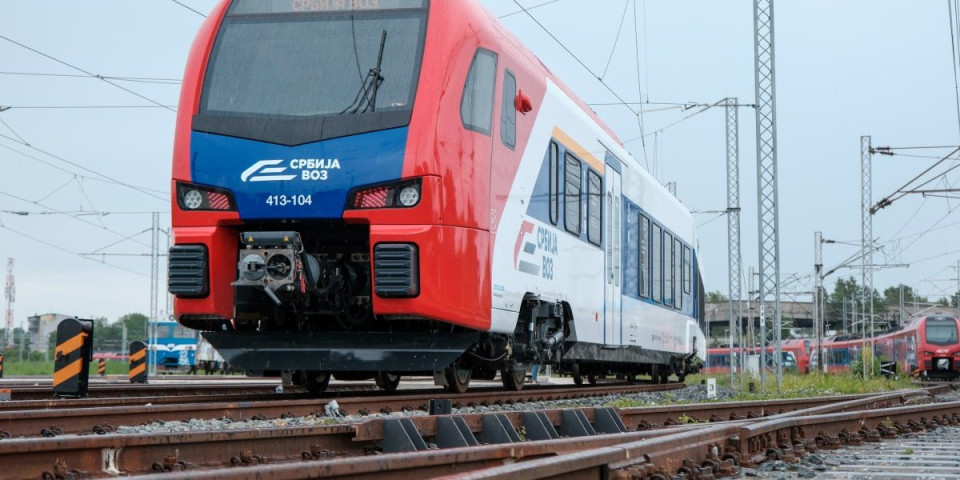 Kašnjenje vozova zbog kvara na kontaktnoj mreži između stanica Beograd Centar i Rakovice - Popravka u toku!