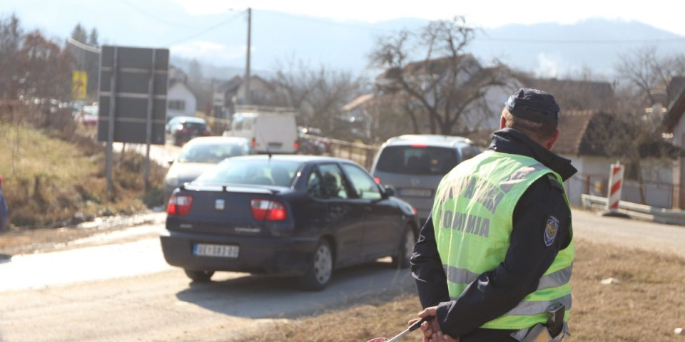 Drogiran vozio kamion kroz Prijepolje! Našmrkao se kokaina pa seo za volan teretnjaka, još dva vozača završila na trežnjenju
