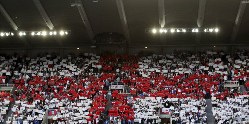 Englezi u strahu od Srba - Stiže oko 2,500 navijača Gordog Albiona