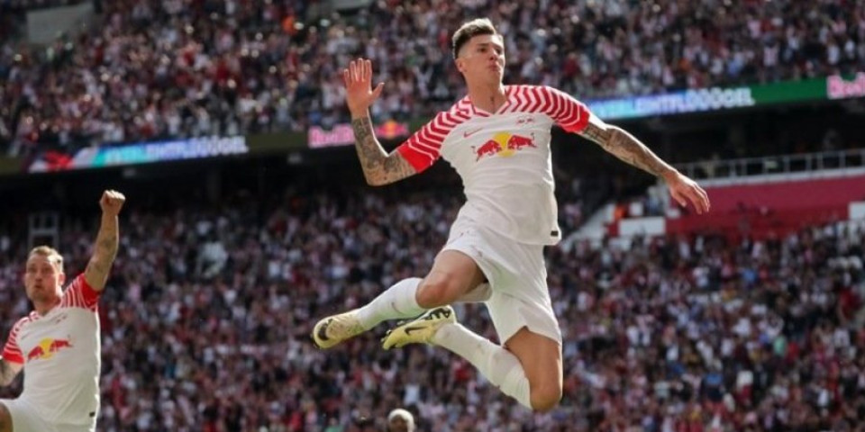 Junajted i Njukasl u ratu za Slovenca: "Đavoli" ne razmišljaju o Vlahoviću