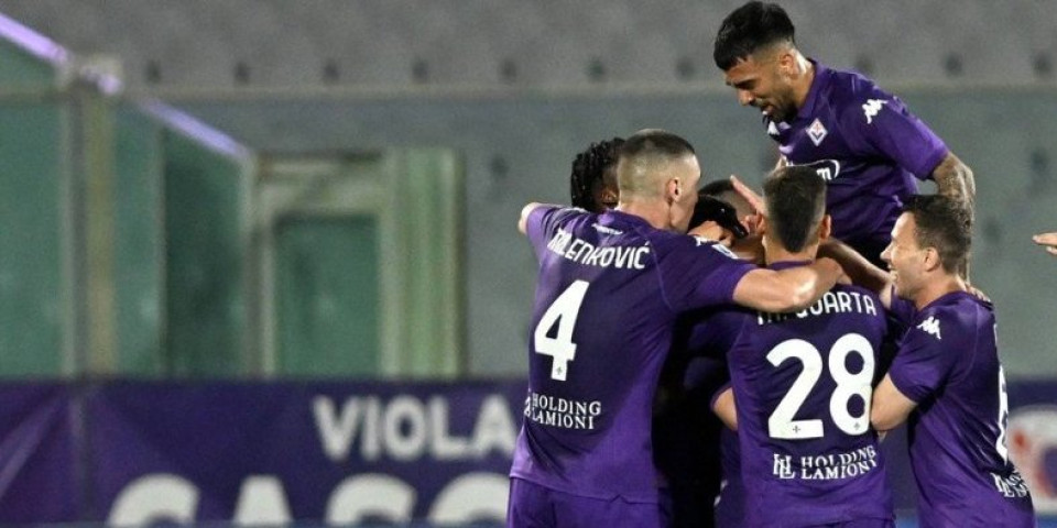 Milenković dobio novog trenera! Fiorentina brzo našla zamenu za Vićenca
