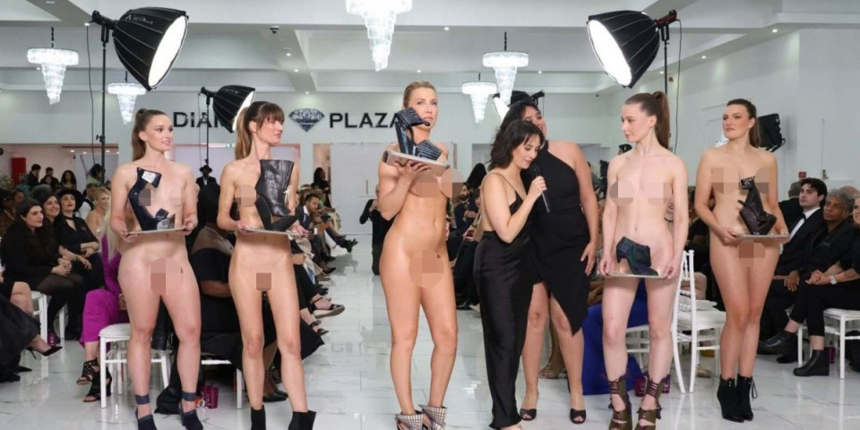 Sodoma i Gomora! Manekenke prošetale gole modnom pistom na reviji koja prkosi svim moralnim standardima, ljudi su šokirani (FOTO)