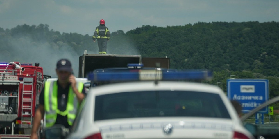 Audijem podleteo pod kamion: Poginuo vozač kod Nove Varoši