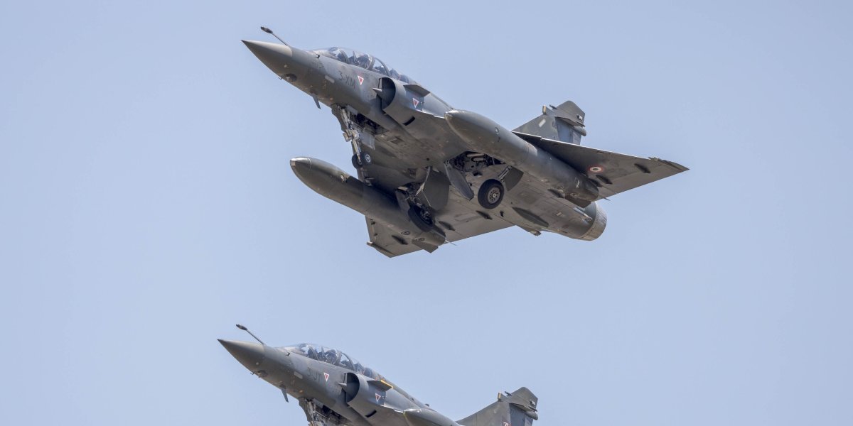 Zelenski dobio olupine umesto aviona – Miraž se zapalio u vazduhu