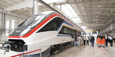 Brza pruga od Beograda do Budimpešte biće gotova početkom marta sledeće godine, najavio je predsednik Srbije Aleksandar Vučić.