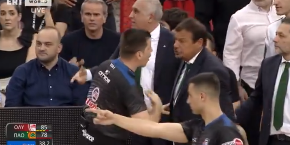 Sramno ponašanje šampiona Evrope... Ataman drugi put uzastopno isključen! Olimpijakos grabi ka tituli (VIDEO)