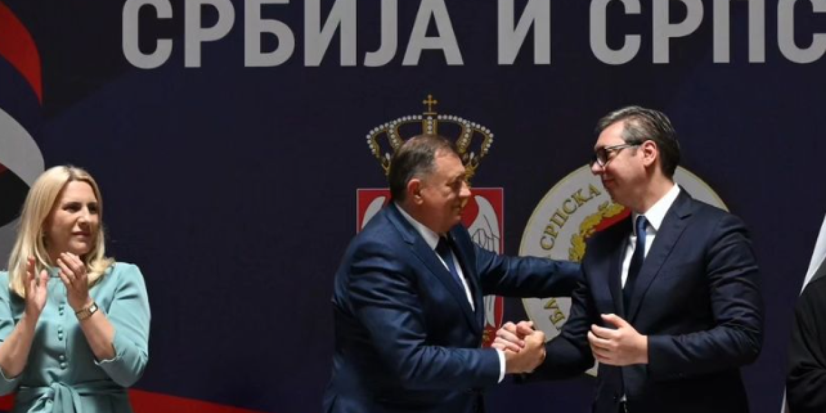 Oglasio se Vučić nakon sednice: Vreme je da gradimo budućnost za naš narod