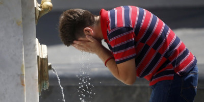 Tropski talas nastavlja se širom Srbije, a jutarnja merenja oborila su rekorde, pa je najviša temperatura dostigla čak 29. stepen, istakli su u Republičkom hidrometeorološkom zavodu Srbije (RHMZ).