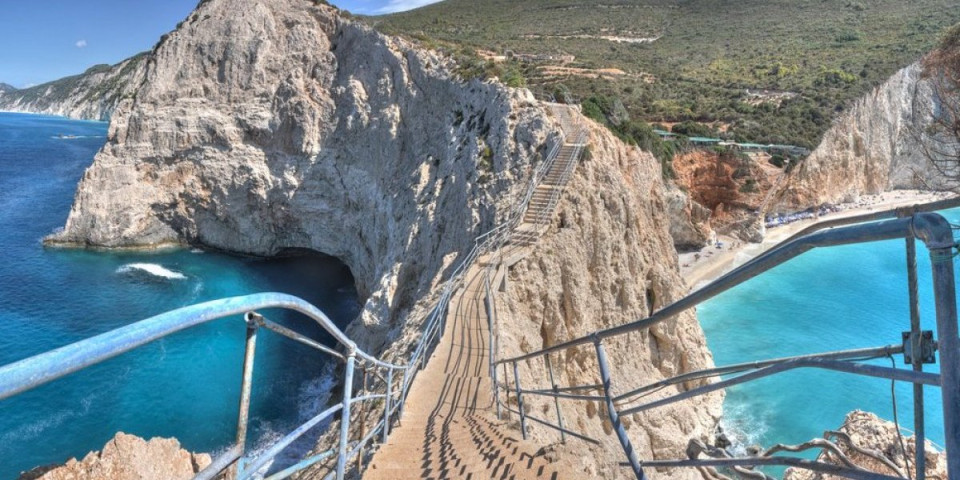 Uništen prilaz do omiljene plaže Srba: Ako na leto idete u Grčku, jedno morate da znate