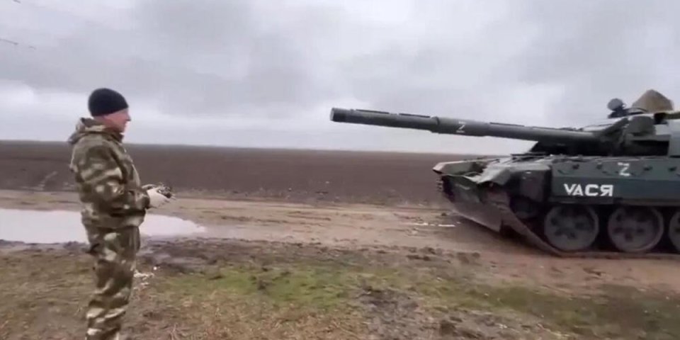 (VIDEO) Svet gleda i ne može da veruje! Šta su ovo Rusi uradili?! Na zarobljenom ukrajinskom tenku demonstrirali pravu revoluciju u ratovanju!