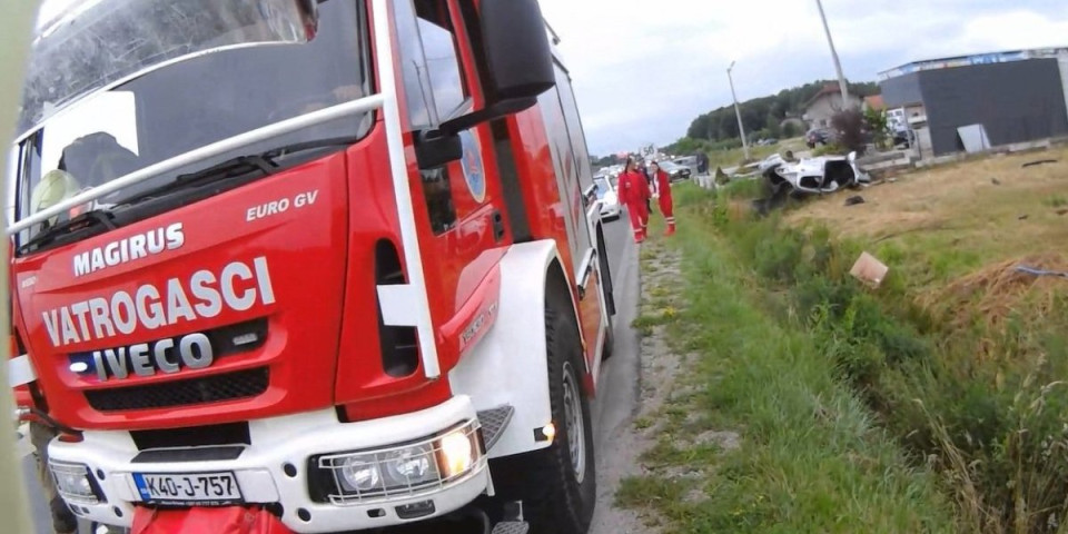 Suvozač poginuo, vozač teško povređen! Jeziv udes u Republici Srpskoj (FOTO)