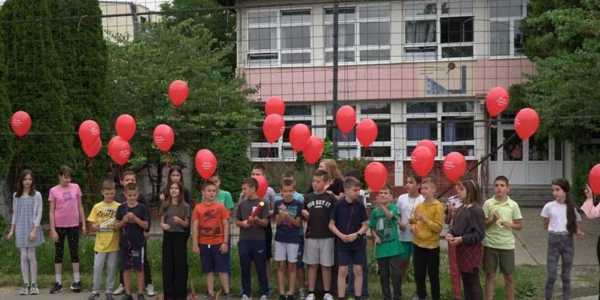 (VIDEO) Neverovatno iznenađenje đaka četvrtaka za učiteljicu! To su Dušankina deca!