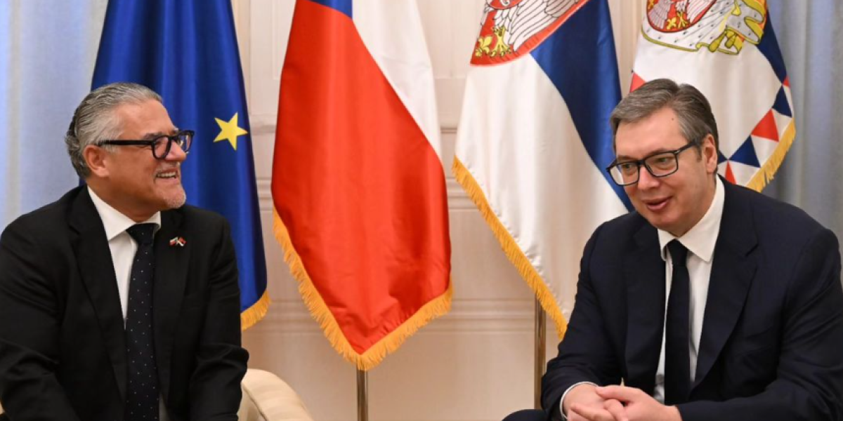 Predsednik Vučić primio u oproštajnu posetu ambasadora Češke Tomaša Kuhtu!