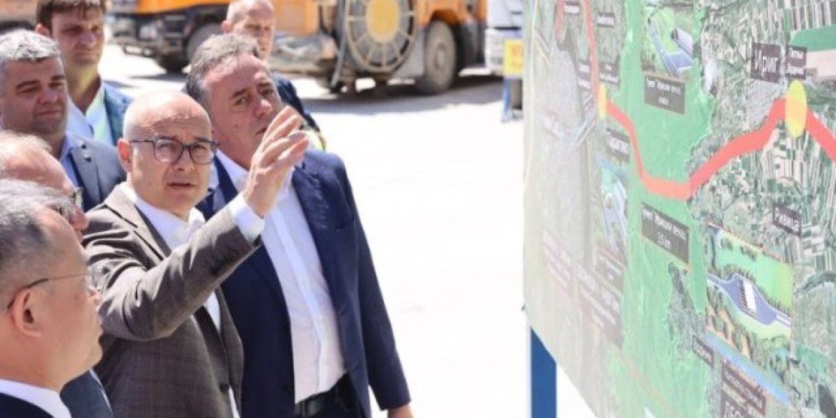 (FOTO) Vučević obišao radove na izgradnji tunela "Iriški venac": Podižemo kvalitet života građana