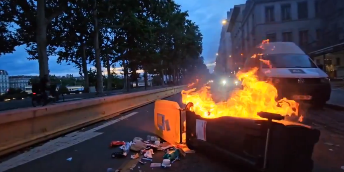Francuska kao ratna zona, haos u zemlji nakon pobede Marin Le Pen u Evropskom parlamentu! (VIDEO)