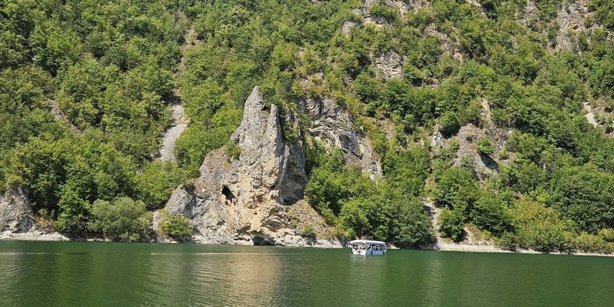 Posledice tragedije izlaze na videlo: Zbog zemljotresa čitav grad završio u jezeru