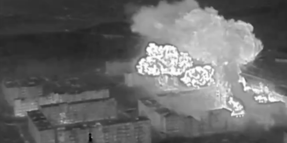 (VIDEO) Salva ruskih raketa zbrisala cele gradske blokove! Rusi upadaju u Časov Jar, linija odbrane sravnjena sa zemljom!