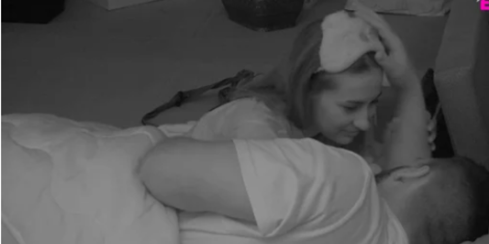 Sve pršti od strasti: Stefani i Zola završili zajedno u krevetu, polako im popuštaju sve kočnice (VIDEO)