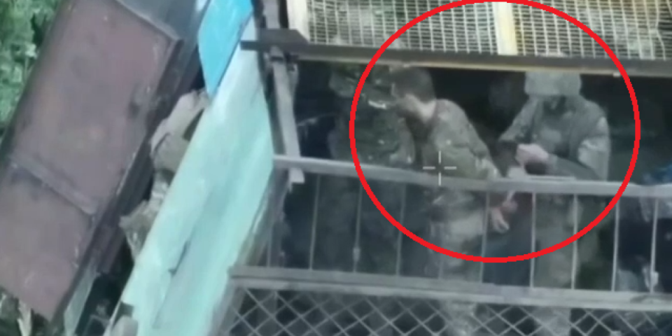 (VIDEO) Šok snimak! Šta su ovo Ukrajinci oteli Rusima?! Ne mogu da veruju svojim očima, scena sa fronta zapalila mreže!