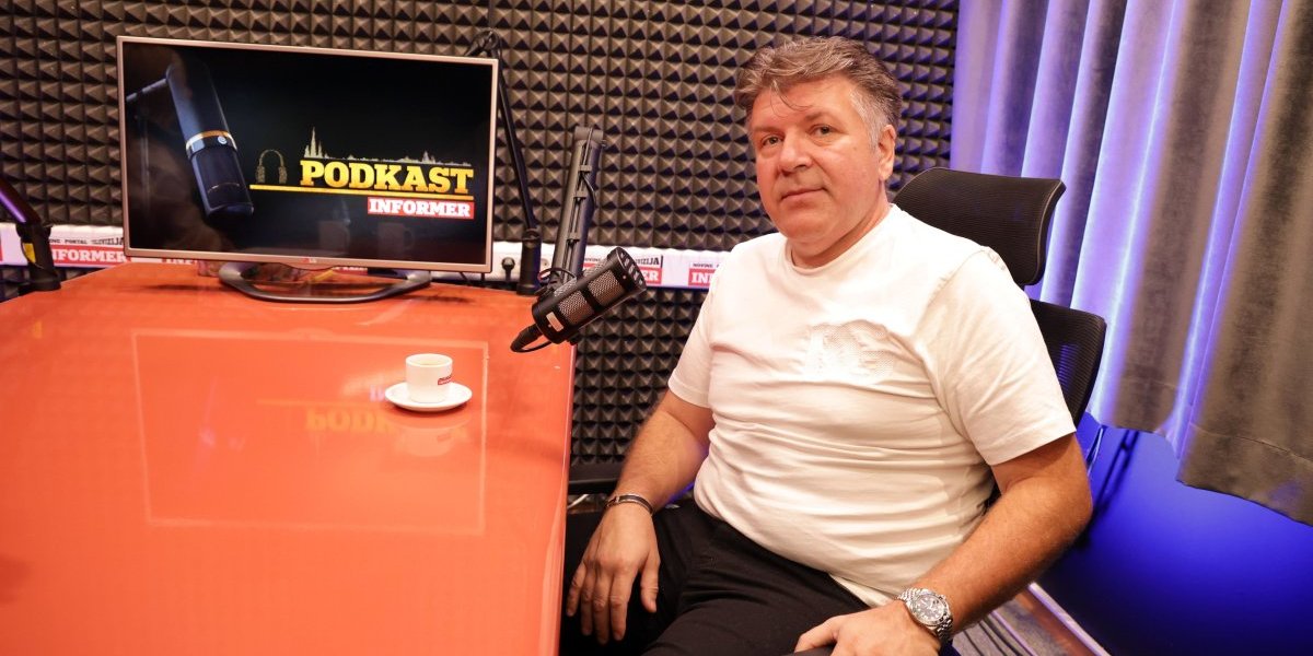 Inficiralo mu se oko: Pevač sa zavojem nakon operacije došao na slavlje kod Saše Matića (FOTO)