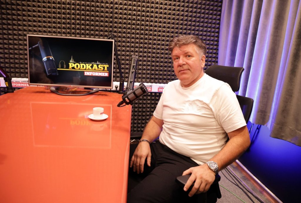 "Popović me je molio, Brena je plakala": Pevač u jeku slave napustio Srbiju, pa mu propao biznis