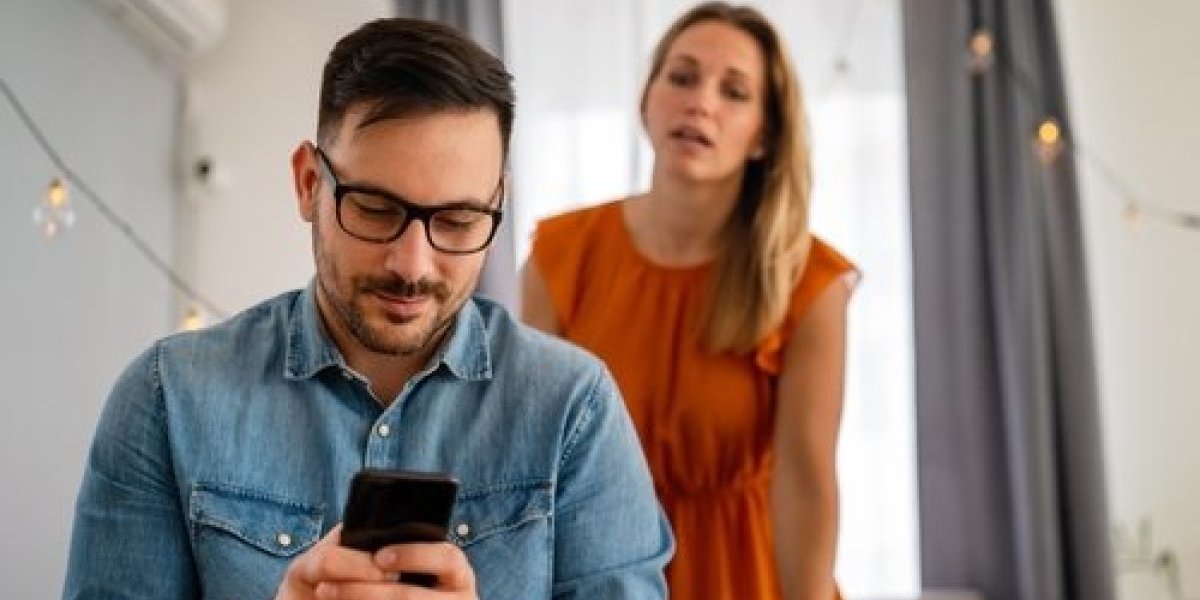 Kako da znate da li vas partner vara? 5 znakova na koje treba da obratite pažnju