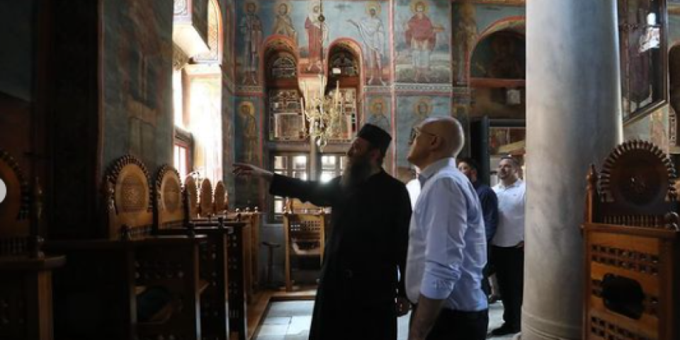 Veliki je blagoslov nalaziti se na ovom svetom mestu! Premijer Vučević obišao manastirski kompleks sa kolegama i bratstvom manastira Hilandar