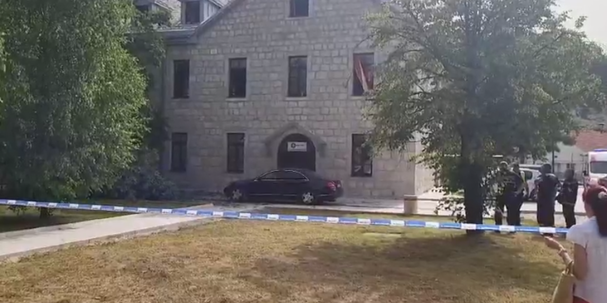 (VIDEO) RAT DO ISTREBLJENJA! U bombaškom napadu na Cetinju, ubijena dvojica "škaljaraca", više povređenih