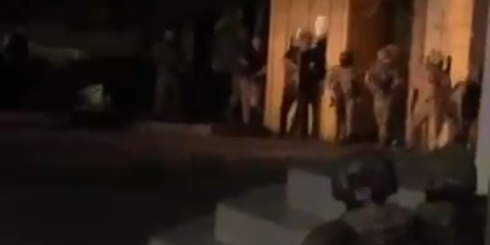(UZNEMIRUJUĆI VIDEO) Ruski specijalci opkolili vilu, a onda je počeo pakao! Pojavio se snimak krvavog obračuna sa teroristima u Mahačkali!