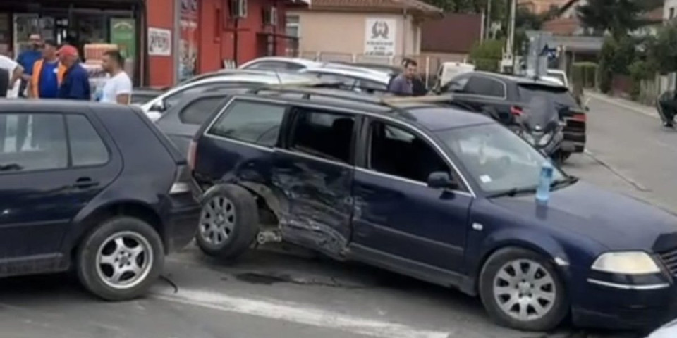 Za desetak minuta petoro povređenih: Dva udesa u Petrovaradinu i Kamenici
