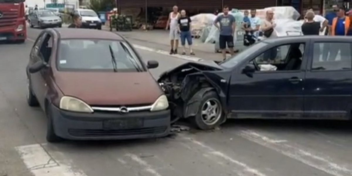 Gužva u Novom Pazaru! U lančanom sudaru u centru grada povređeno pet osoba