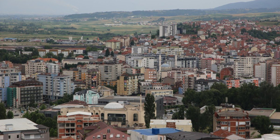 Lepa vest za srpsku dečicu na KiM! Sutra počinje isplata užinskog dodatka!