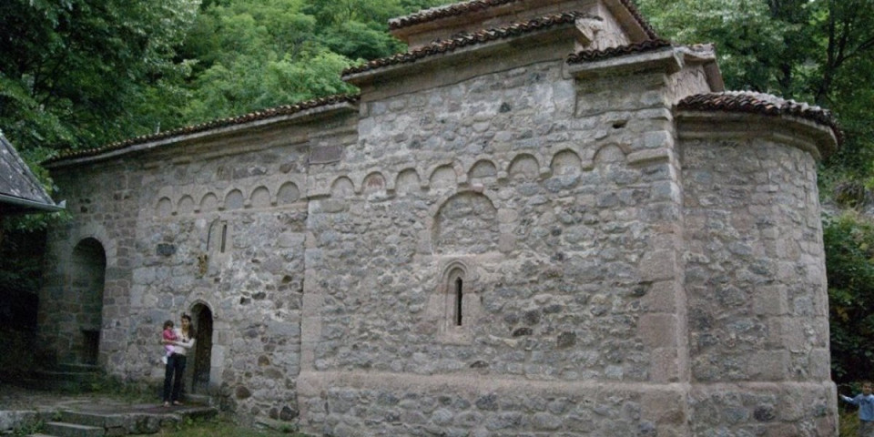 Sramota u selu Borač kod Kragujevca: Ukrao iz crkve novac