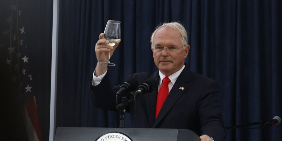 Američki ambasador Hil progovorio srpski jezik: Želim da podignem čašu srpskog vina kako bih nazdravio našem prijateljstvu (FOTO)